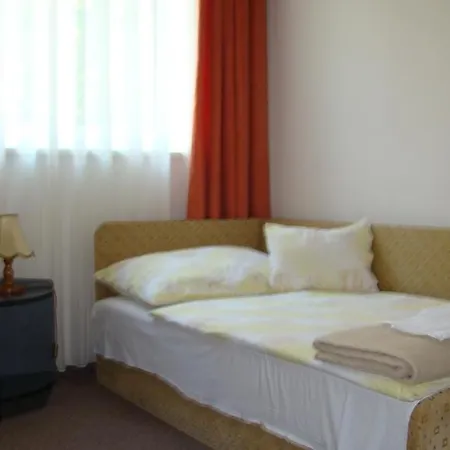 Hotel Carrier Komárom